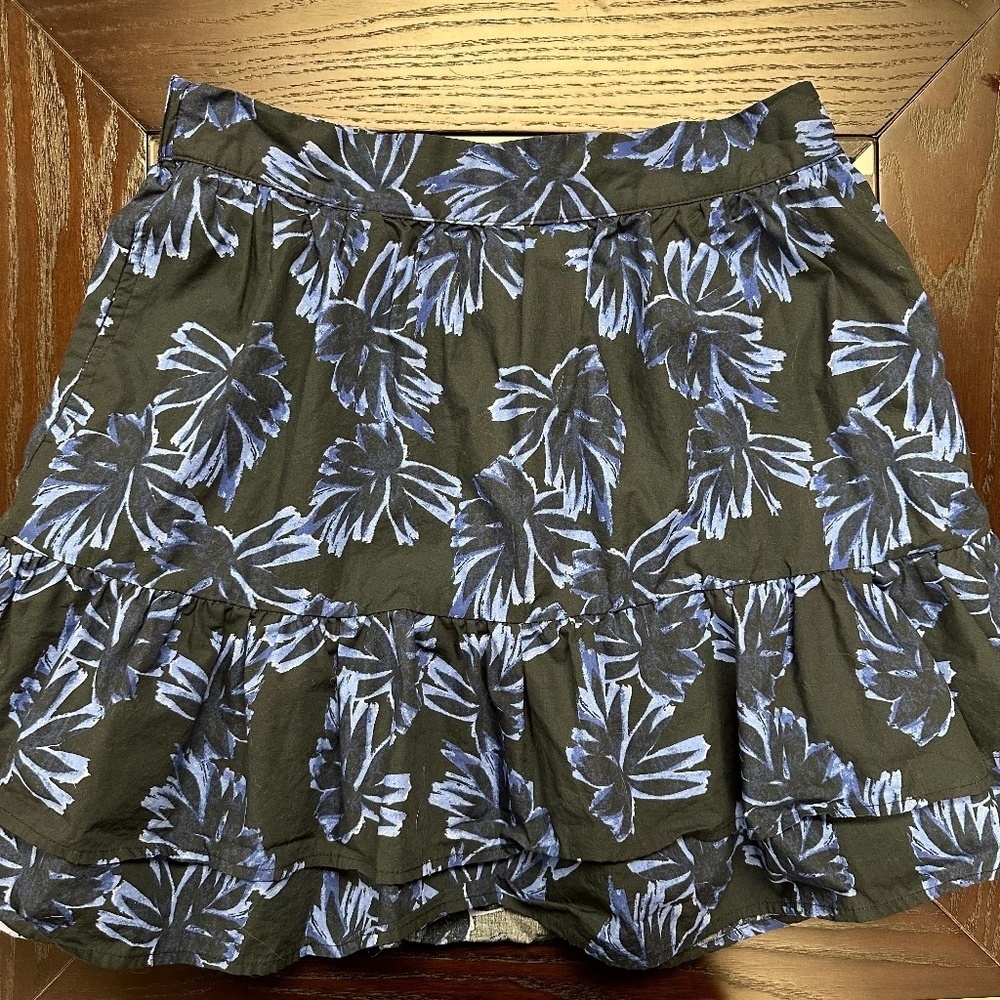 *WHO WHAT WEAR* Black x Blue Palm Plant Design Fashion Cotton Skirt Size Medium